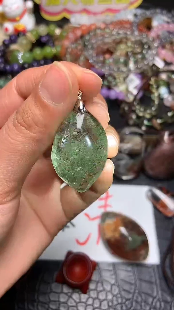 【闪购商品】水晶吊坠(赠链)未镶嵌93