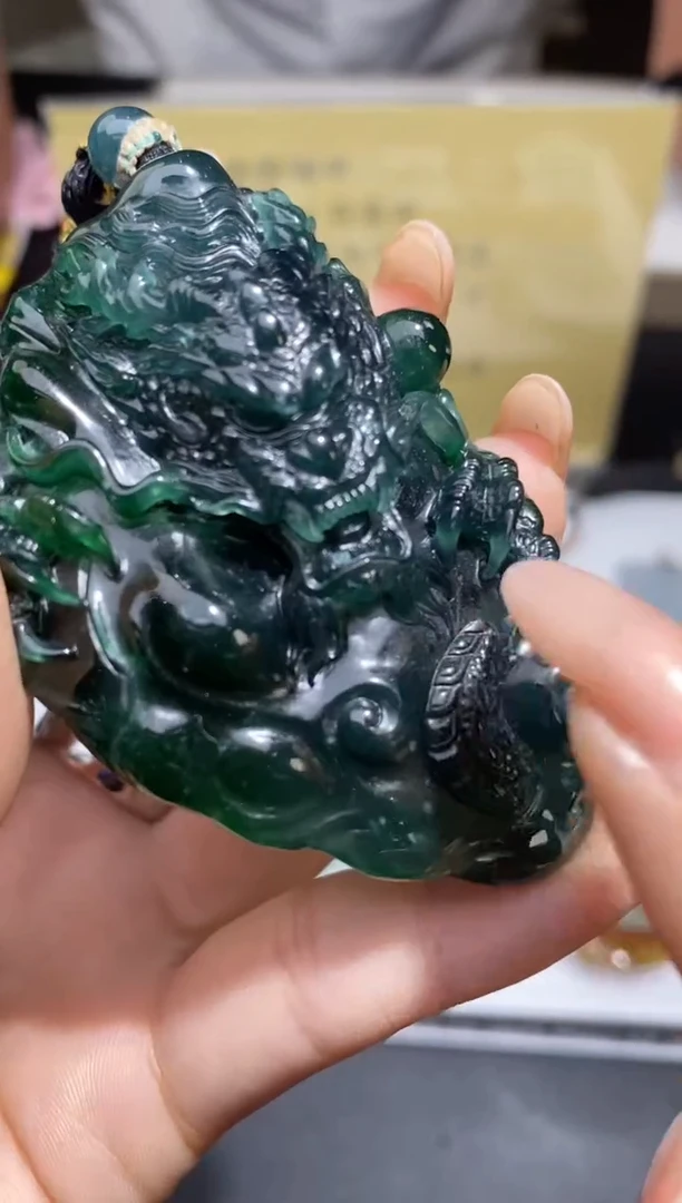 翡翠未镶嵌颈饰34452