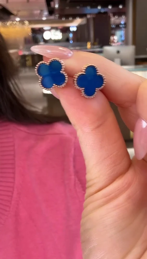 18K金镶嵌耳钉玛瑙/玉髓蓝花耳钉