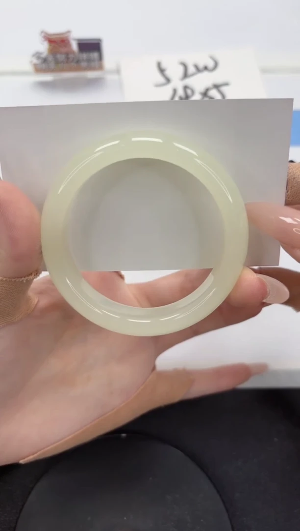 【闪购商品】石英质玉手镯未镶嵌A389-55.7