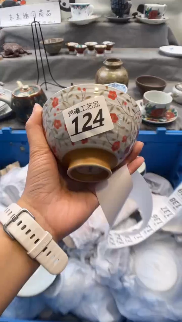瓷片f****儿124