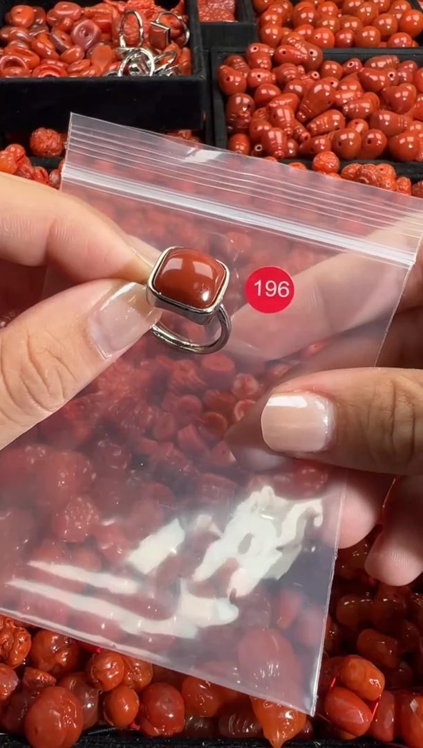 颈饰未镶嵌南红玛瑙1