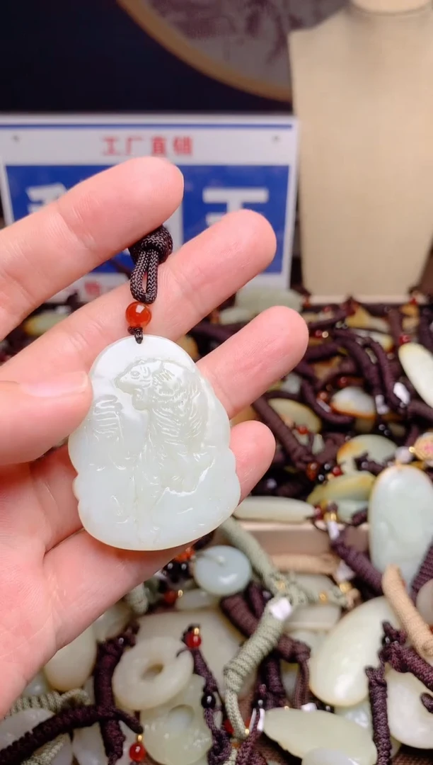 和田玉未镶嵌颈饰1