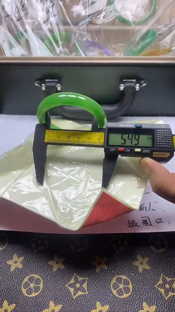 翡翠手镯未镶嵌0130