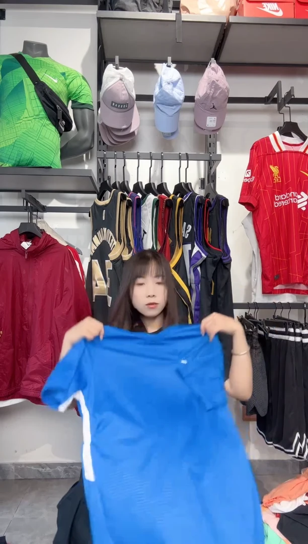 1615    编码 瑕疵款以直播间过款为准 尺码