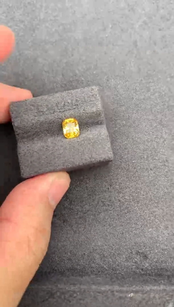 裸石彩色蓝宝石1.07ct黄蓝宝  定制  BH