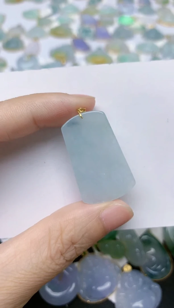翡翠18K金镶嵌颈饰天然缅甸A货翡翠