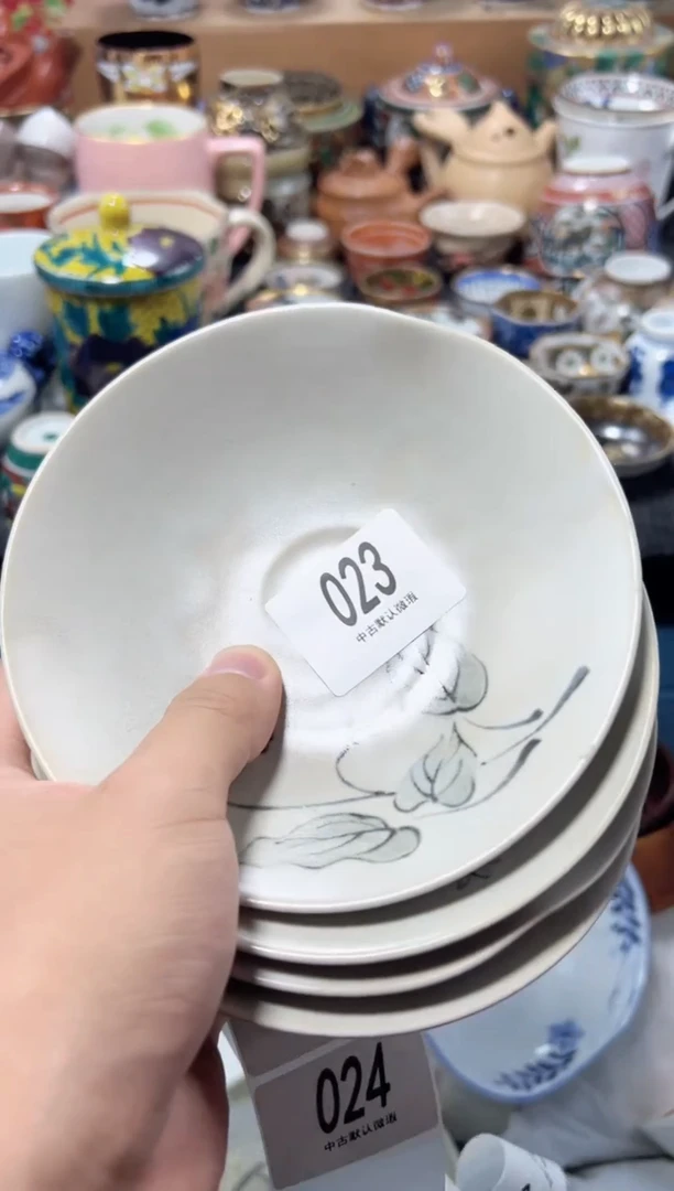 瓷片无***?夏目海外回流瓷器中古品。4只