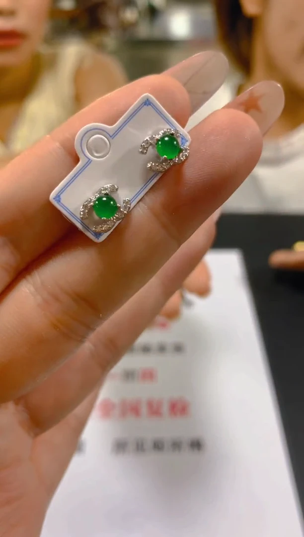 翡翠未镶嵌耳饰多样性发一