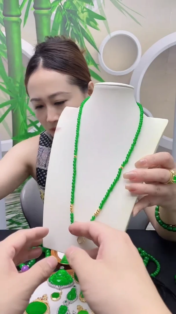 颈饰14K金镶嵌翡翠D05