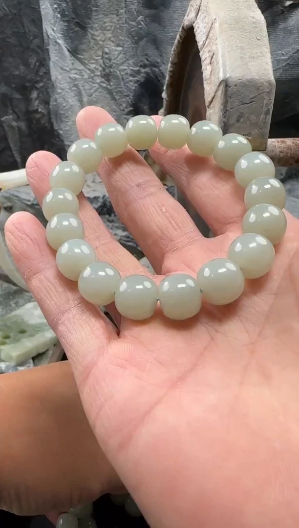 颈饰未镶嵌和田玉手串