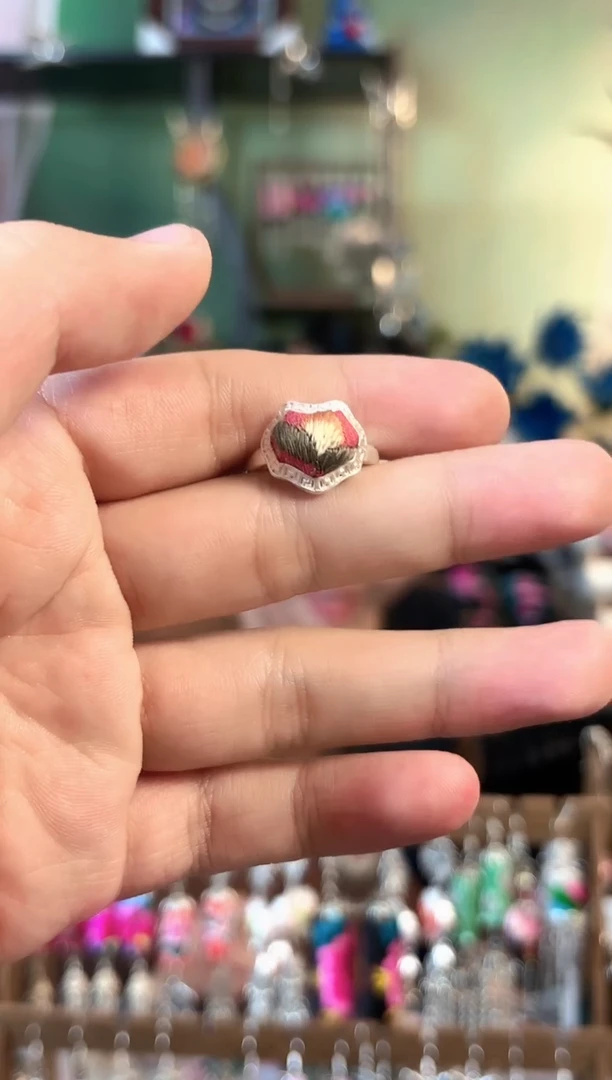 彩云南阁非遗老绣饰品701*