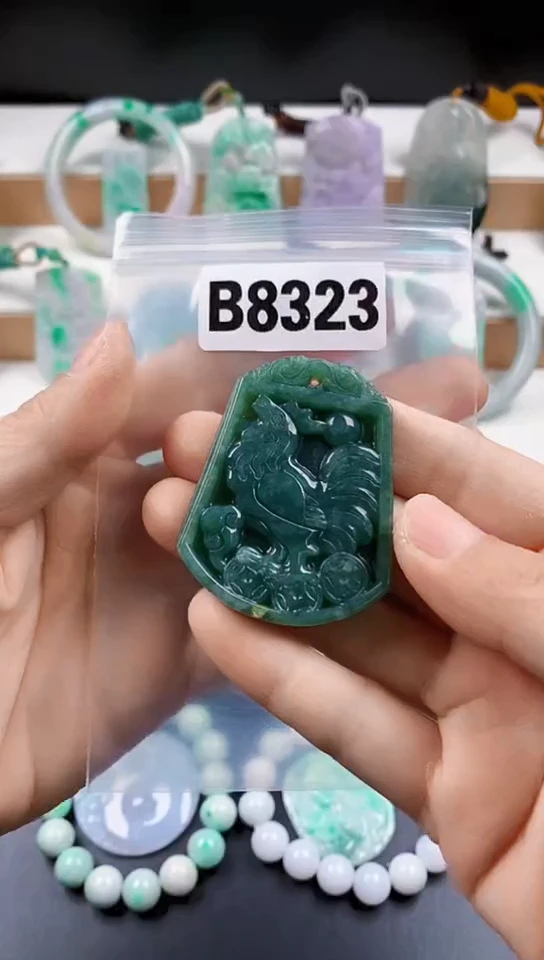 颈饰未镶嵌翡翠天然翡翠吊坠挂件