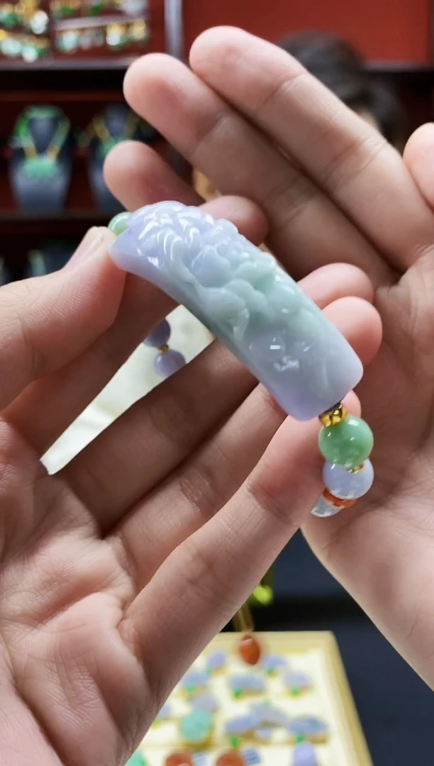 颈饰未镶嵌翡翠手串