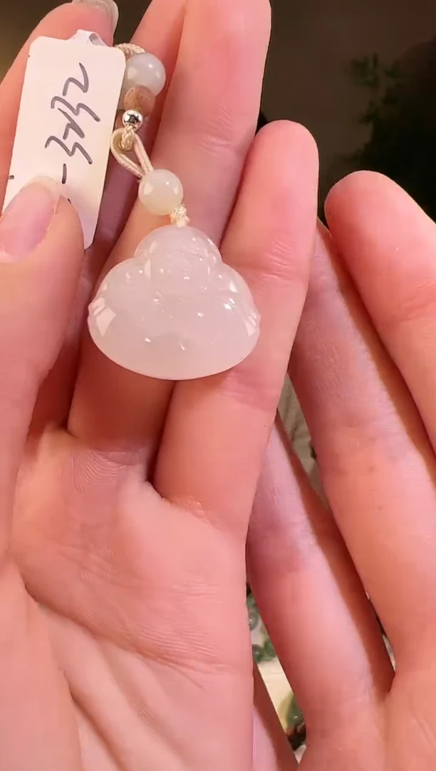 【闪购商品】和田玉颈饰未镶嵌抱抱佛3232