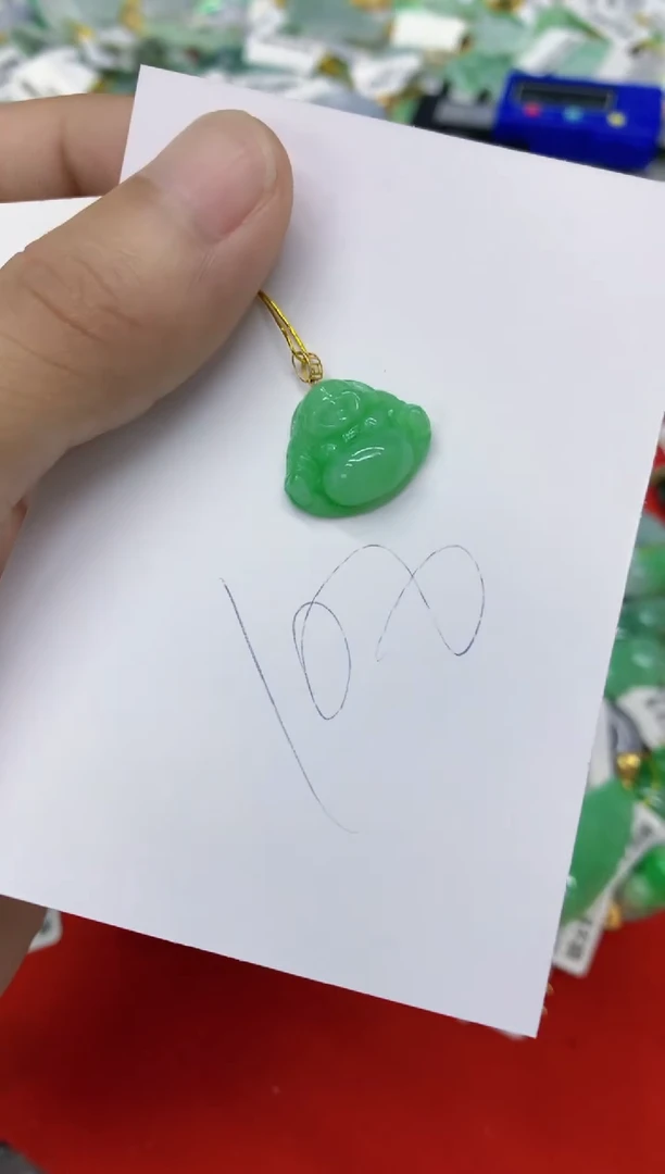 翡翠18K金镶嵌颈饰11111111111