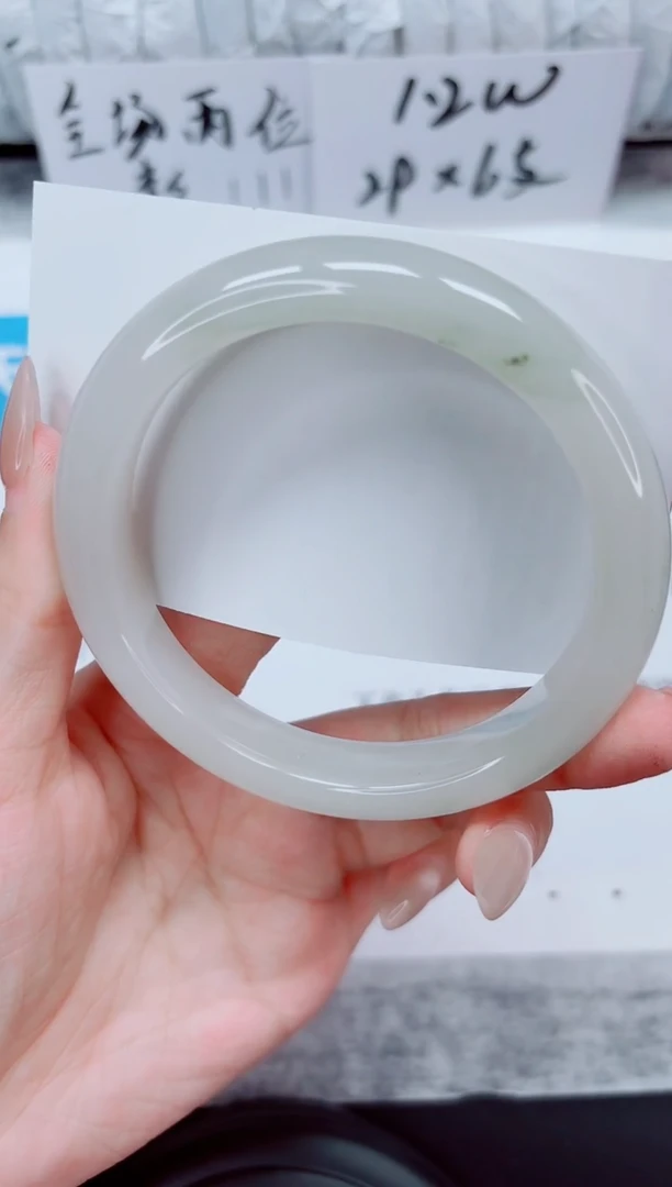 未镶嵌手镯石英质玉148-60