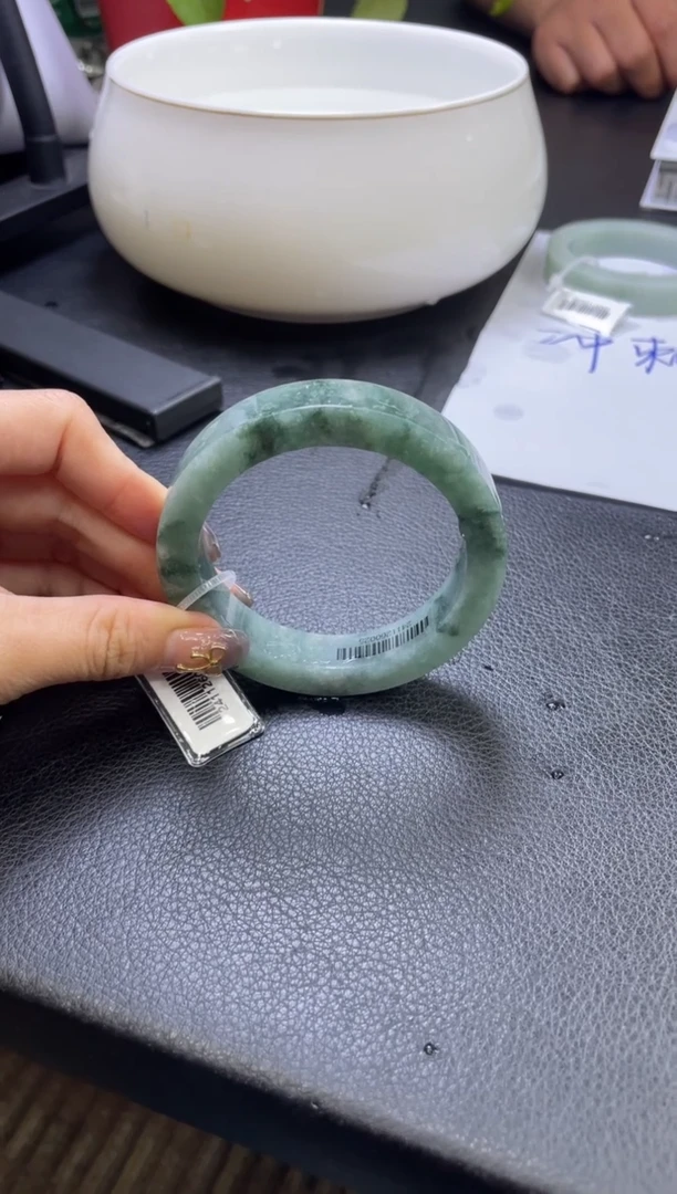 未镶嵌5455正圈定制翡翠5455正圈定制手镯一条