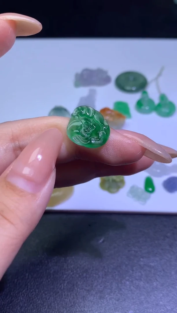 未镶嵌定制翡翠毛货