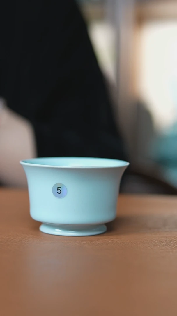 瓷片仿古月白小马蹄杯微瑕5