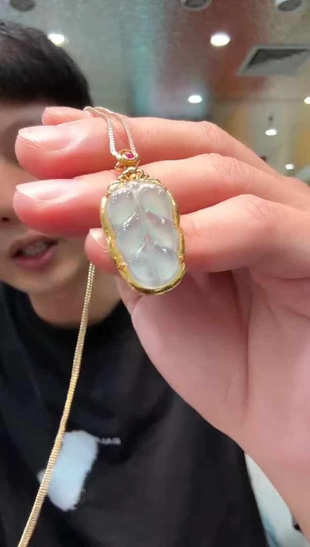 吊坠(不含链)18K金镶嵌翡翠多样性发货发其一