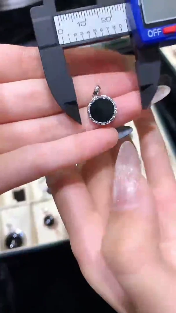 【闪购商品】翡翠吊坠(不含链)18K金镶嵌圆牌吊坠GJ