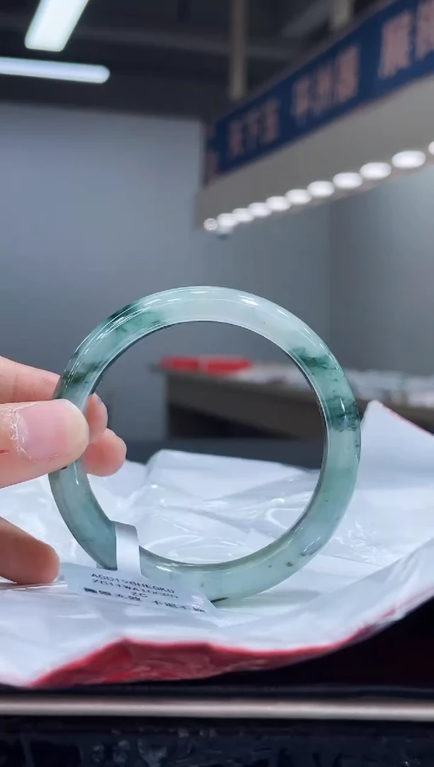 未镶嵌手镯翡翠7
