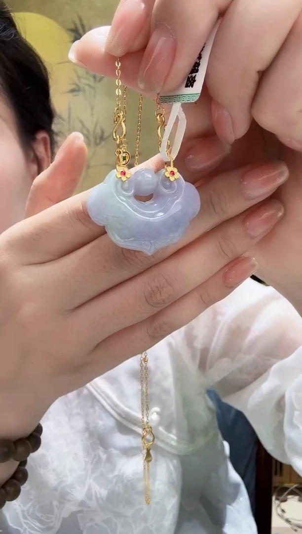 颈饰未镶嵌翡翠吊坠