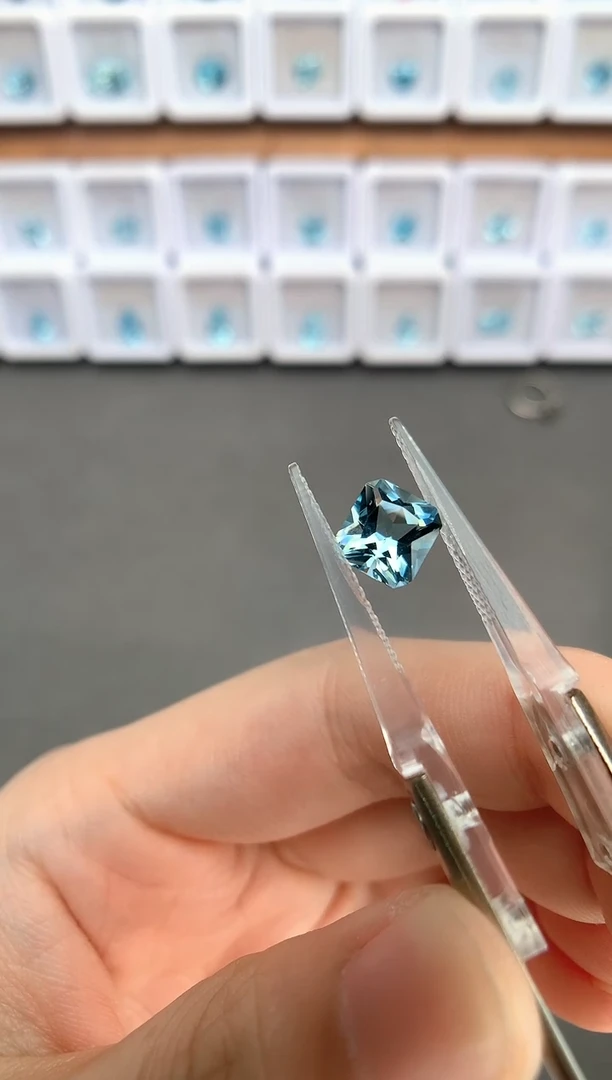 未镶嵌裸石定制海蓝宝石1.41ct 圣玛 03014