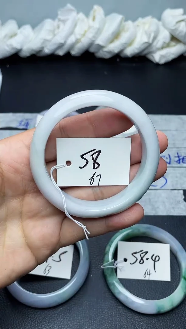 未镶嵌手镯翡翠67