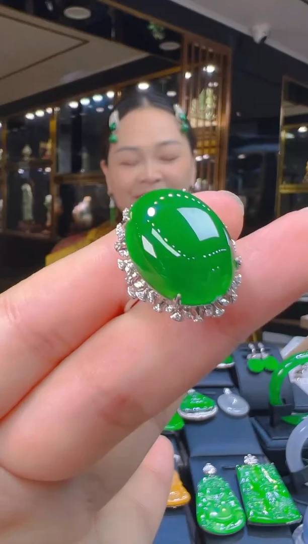 18K金镶嵌戒指翡翠021