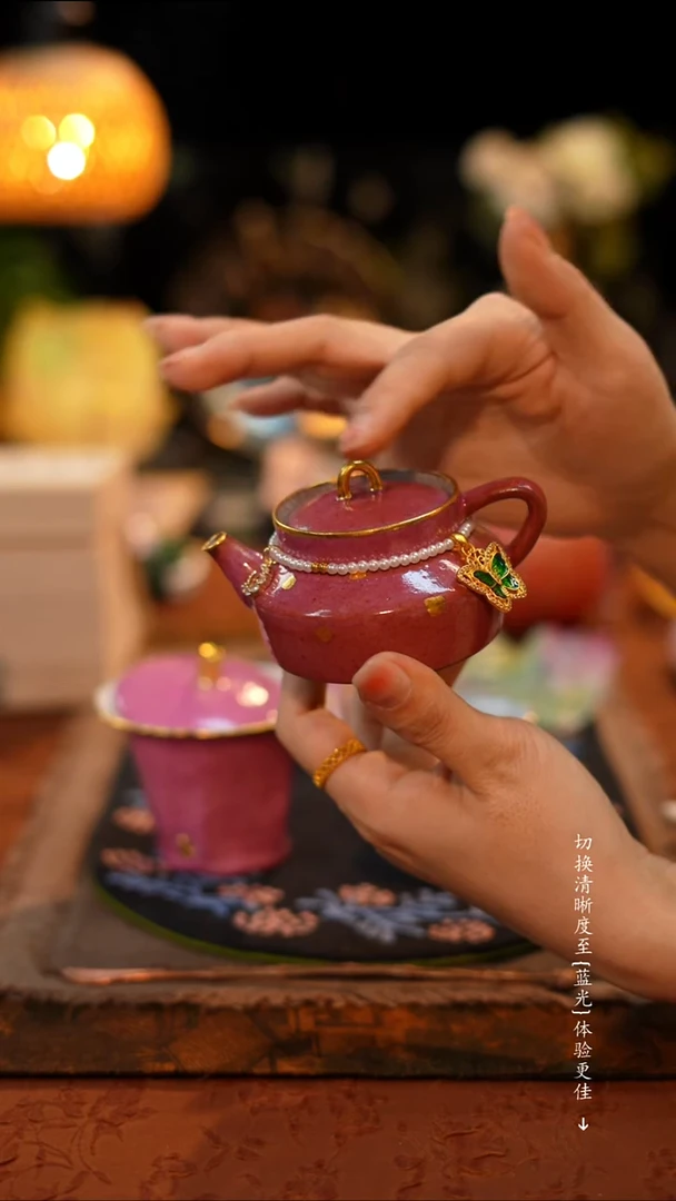 粉紫色德钟壶·····