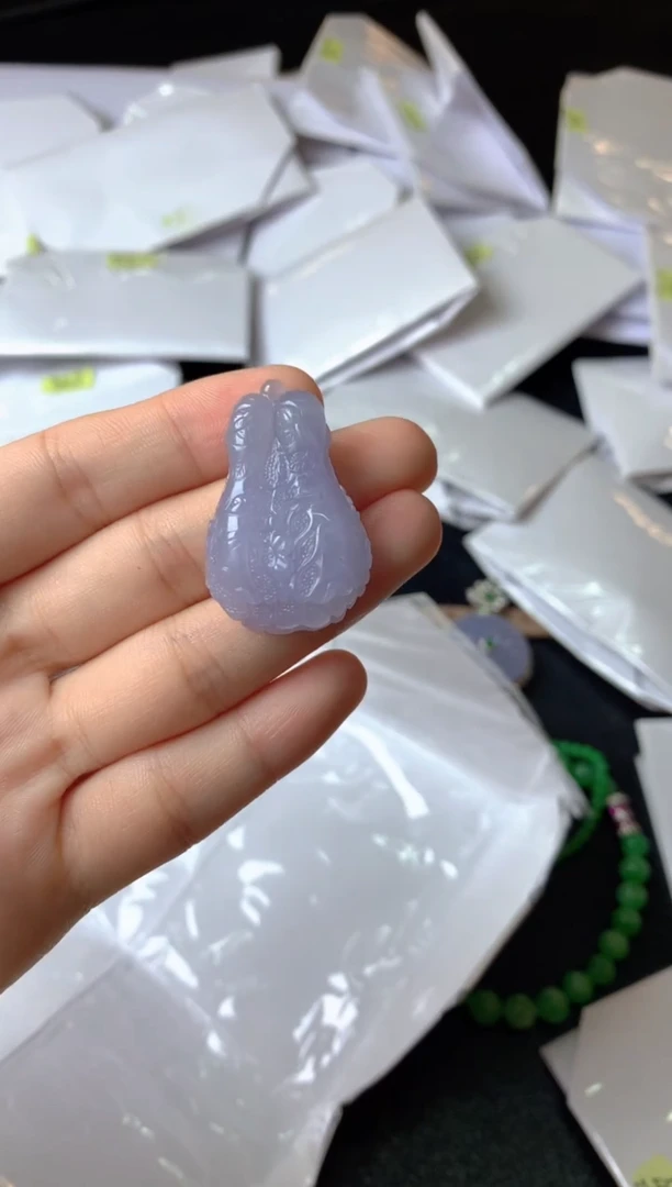 未镶嵌定制翡翠小**?裸石