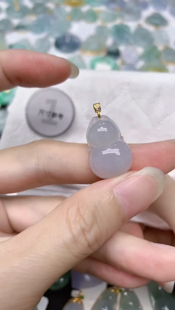 翡翠18K金镶嵌颈饰天然A货翡翠