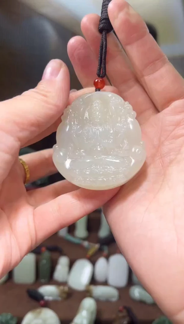 颈饰未镶嵌和田玉·