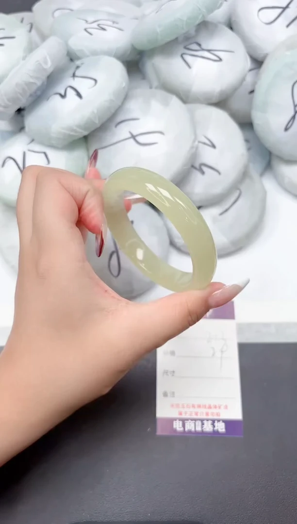 未镶嵌手镯石英质玉212-60.2