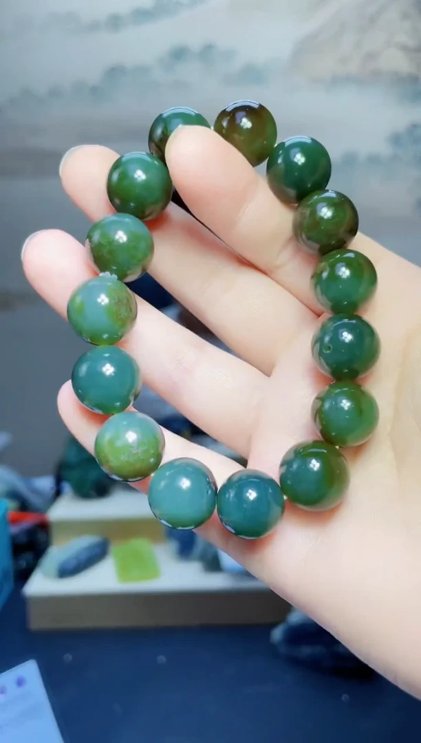 和田玉未镶嵌颈饰1