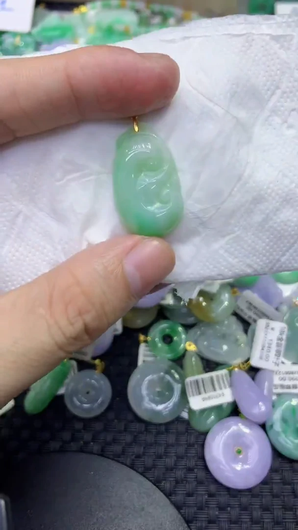 颈饰未镶嵌翡翠天然缅甸A货翡翠