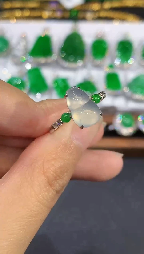 18K金镶嵌戒指翡翠SY多样性发其一