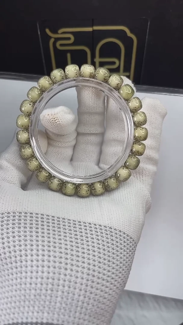 手串星月菩提小驼包9x8.c423
