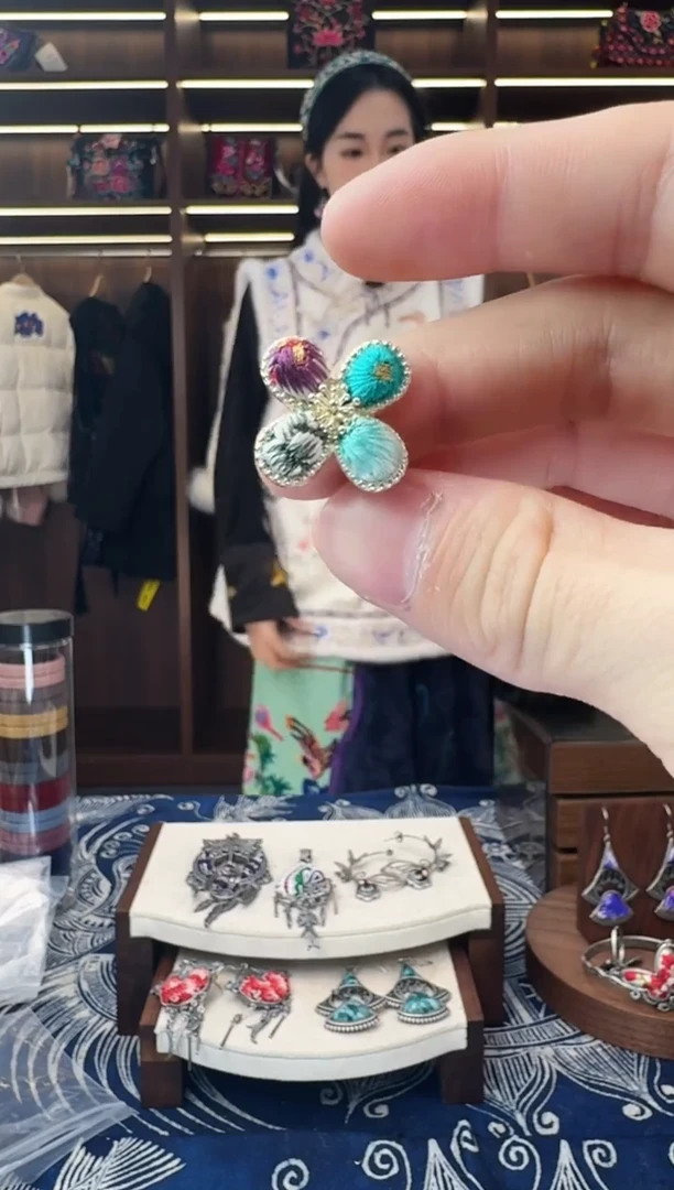 织绣562黔东南苗族刺绣