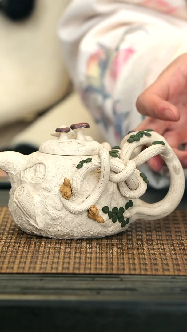 【闪购商品】紫砂茶壶THF66灵芝供春 定窑白