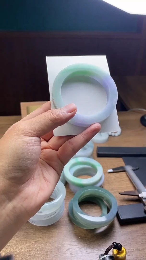 未镶嵌手镯定制翡翠小*玲定制