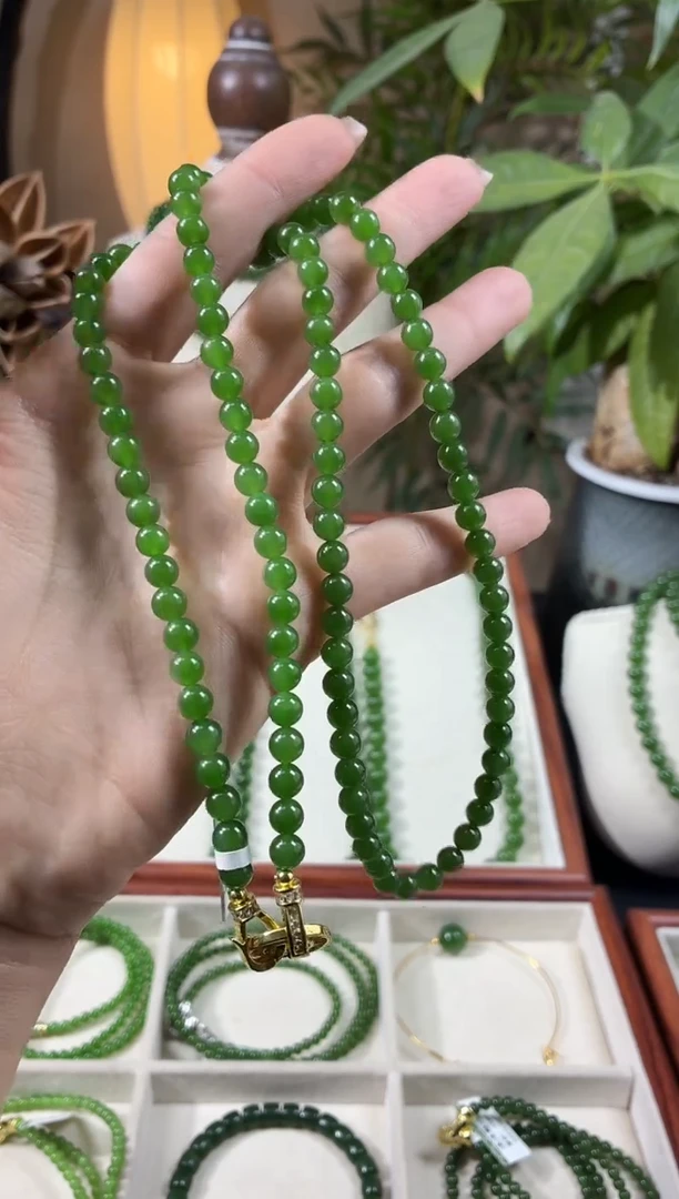 颈饰未镶嵌和田玉（碧玉）6冰阳绿无矿毛衣链