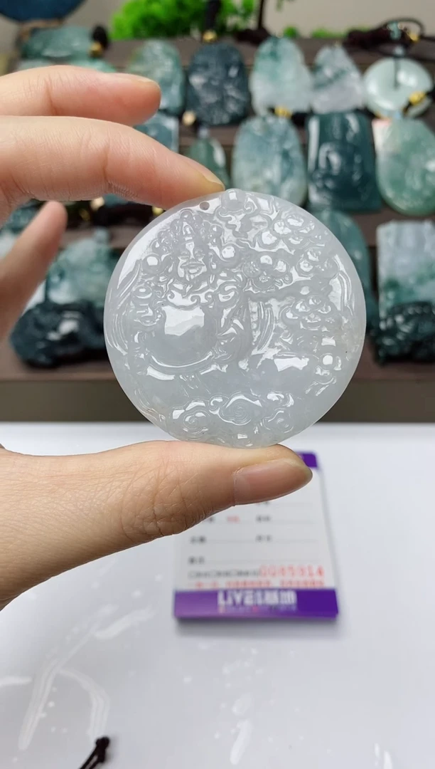 翡翠未镶嵌颈饰