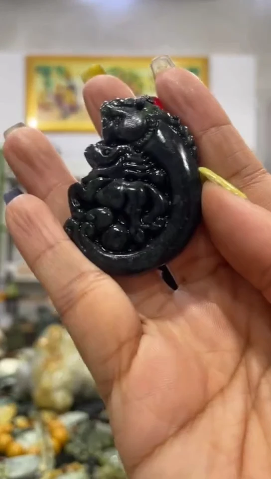 未镶嵌岫玉吊坠