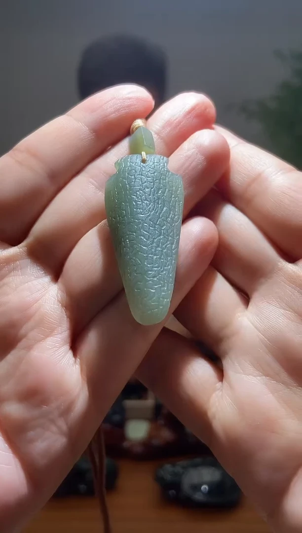 颈饰未镶嵌和田玉【龙纹铠甲】无事牌