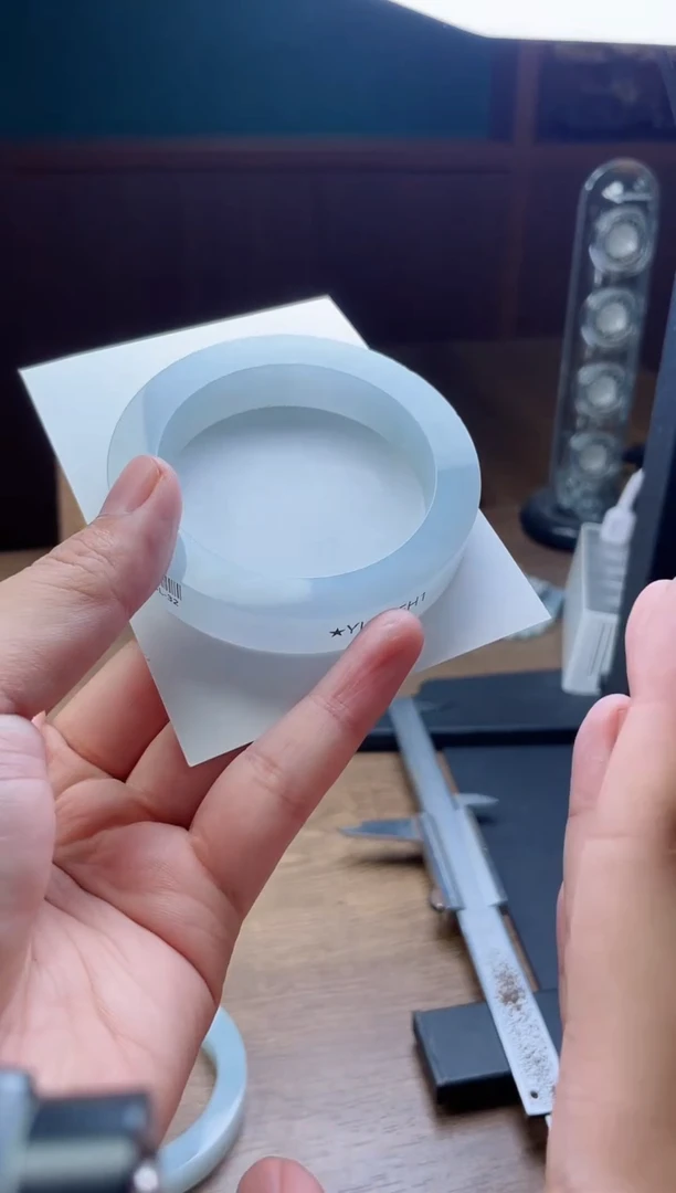 未镶嵌手镯定制翡翠青**蓝定制