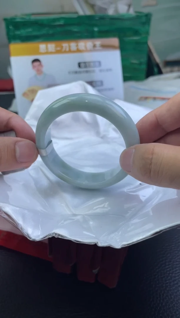 翡翠手镯未镶嵌9翡翠手镯
