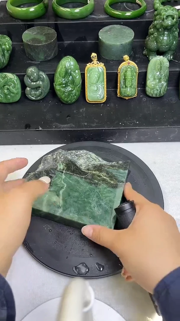 和田玉（碧玉）未镶嵌车挂摆件